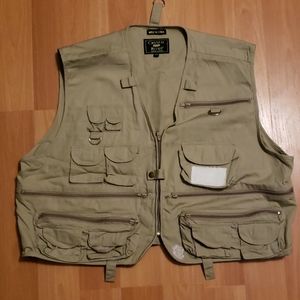 Mens 2XL Cargo vest - perfect for the outdoors!